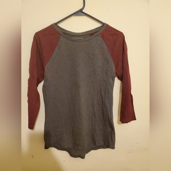 Pact Tops - Pact organic gray and maroon 3/4 sleeve jersey size small